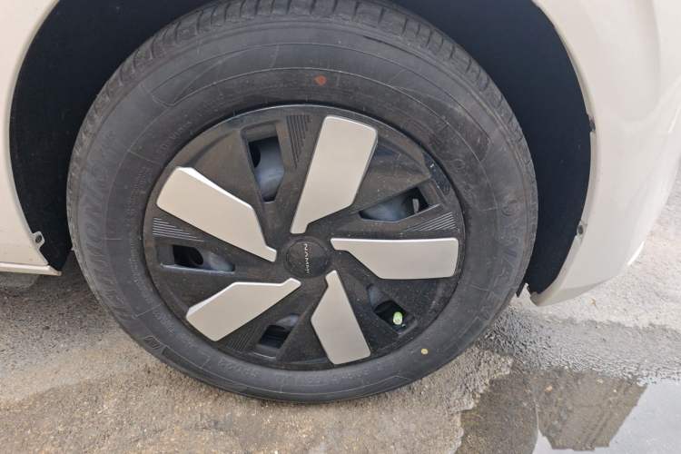 Used Dongfeng NAMMI 01 2024 New Edition 330 Air Right Front Wheel Hub