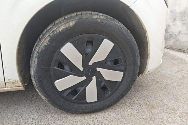 Used Dongfeng NAMMI 01 2024 New Edition 330 Air Right Front Wheel Hub