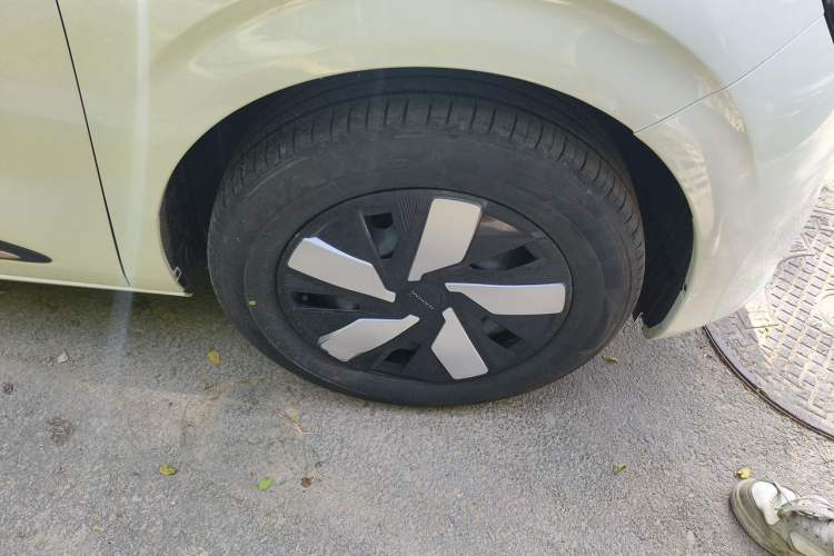Used Dongfeng NAMMI 01 2024 New Edition 330 Air Right Front Wheel Hub