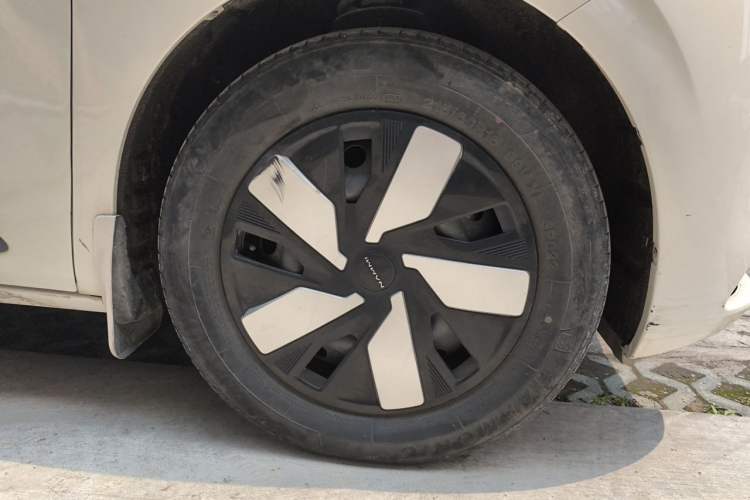 Used Dongfeng NAMMI 01 2024 330 Air Right Front Wheel Hub