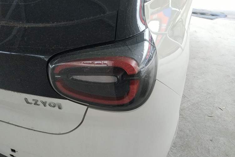 Used Dongfeng NAMMI 01 2024 New Edition 330 Air Right Rear Taillight