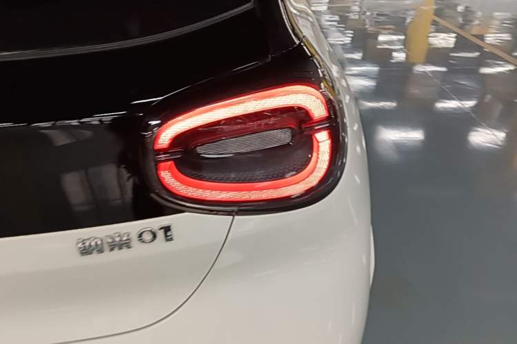 Used Dongfeng NAMMI 01 2024 430 Air Right Rear Taillight