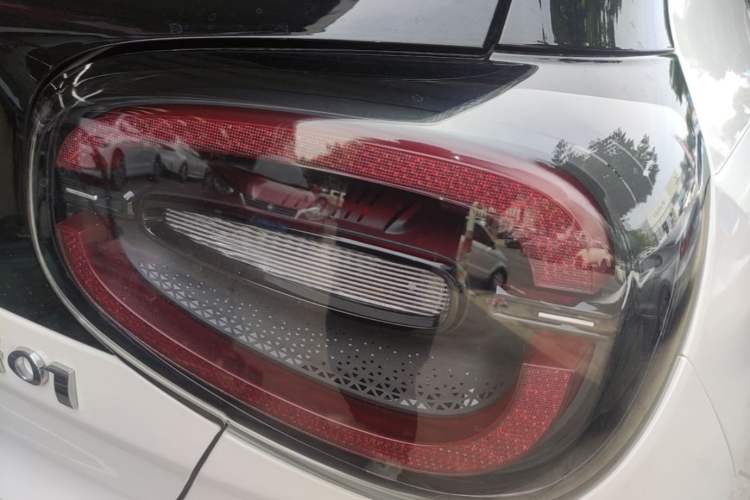 Used Dongfeng NAMMI 01 2024 330 Air Right Rear Taillight