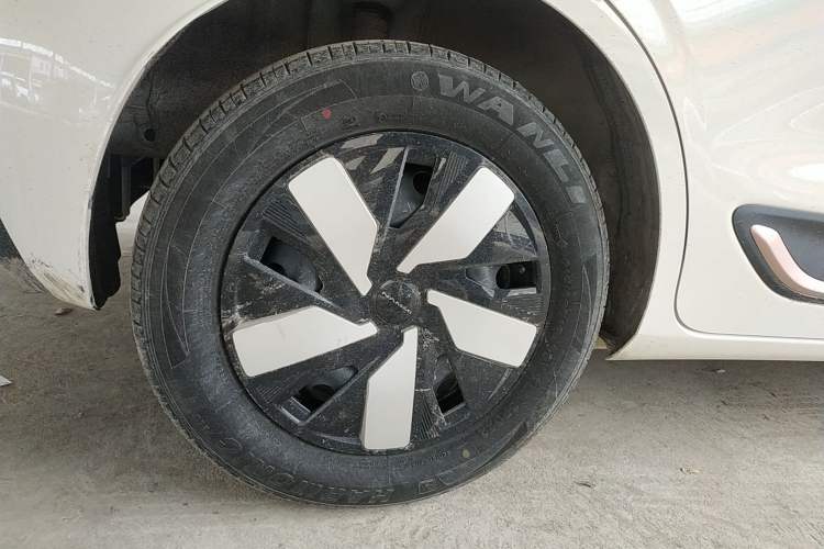 Used Dongfeng NAMMI 01 2024 New Edition 330 Air Right Rear Wheel Hub