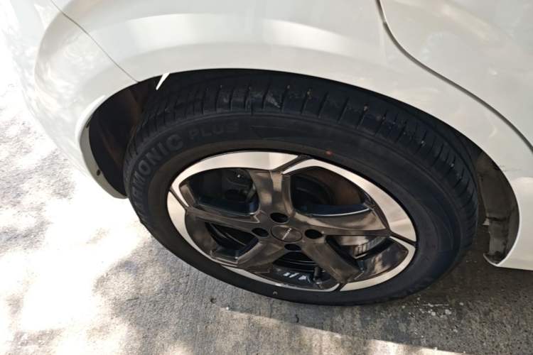 Used Dongfeng NAMMI 01 2024 New Edition 430 Plus Smart+ Right Rear Wheel Hub