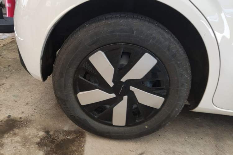 Used Dongfeng NAMMI 01 2024 New Edition 330 Air Right Rear Wheel Hub