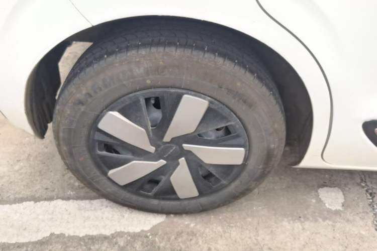 Used Dongfeng NAMMI 01 2024 New Edition 330 Air Right Rear Wheel Hub