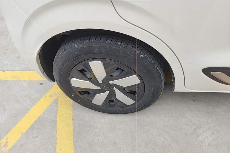 Used Dongfeng NAMMI 01 2024 New Edition 330 Air Right Rear Wheel Hub