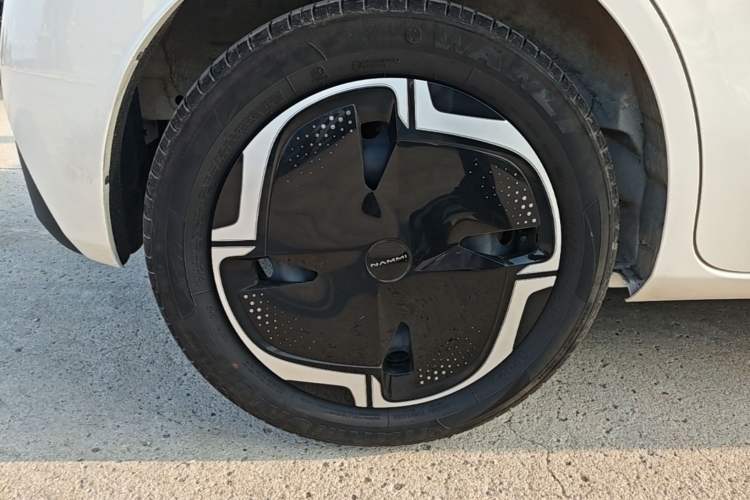 Used Dongfeng NAMMI 01 2024 New Edition 330 Plus Smart+ Right Rear Wheel Hub