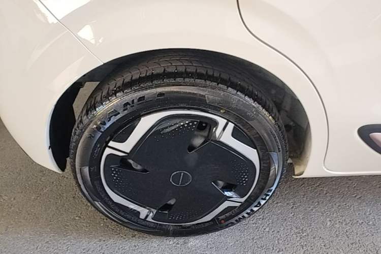 Used Dongfeng NAMMI 01 2024 New Edition 330 Plus Smart+ Right Rear Wheel Hub