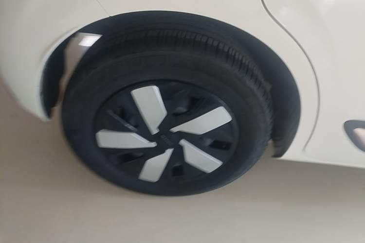 Used Dongfeng NAMMI 01 2024 New Edition 330 Air Right Rear Wheel Hub