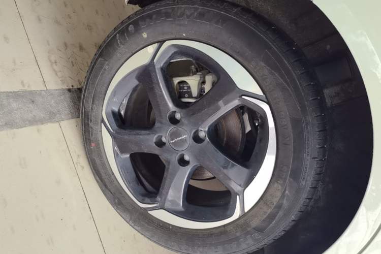 Used Dongfeng NAMMI 01 2024 New Edition 430 Plus Smart+ Right Rear Wheel Hub