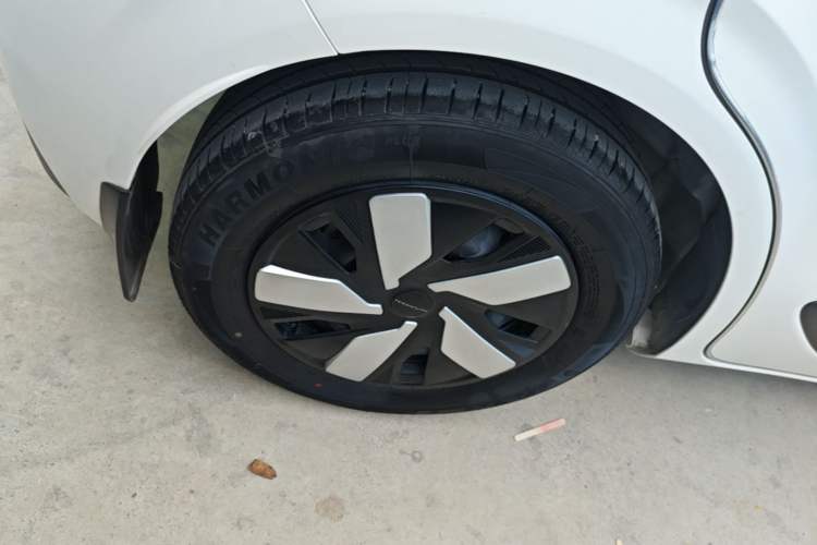 Used Dongfeng NAMMI 01 2024 New Edition 330 Air Right Rear Wheel Hub