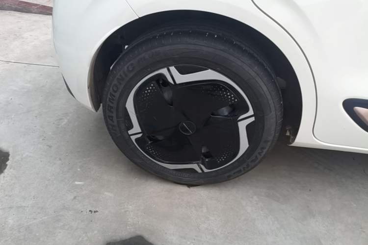 Used Dongfeng NAMMI 01 2024 New Edition 330 Plus Smart+ Right Rear Wheel Hub