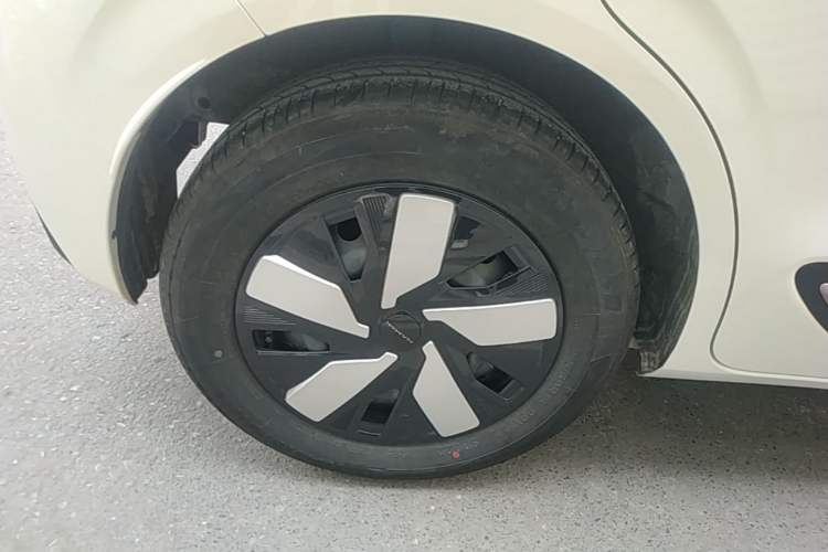 Used Dongfeng NAMMI 01 2024 New Edition 330 Air Right Rear Wheel Hub