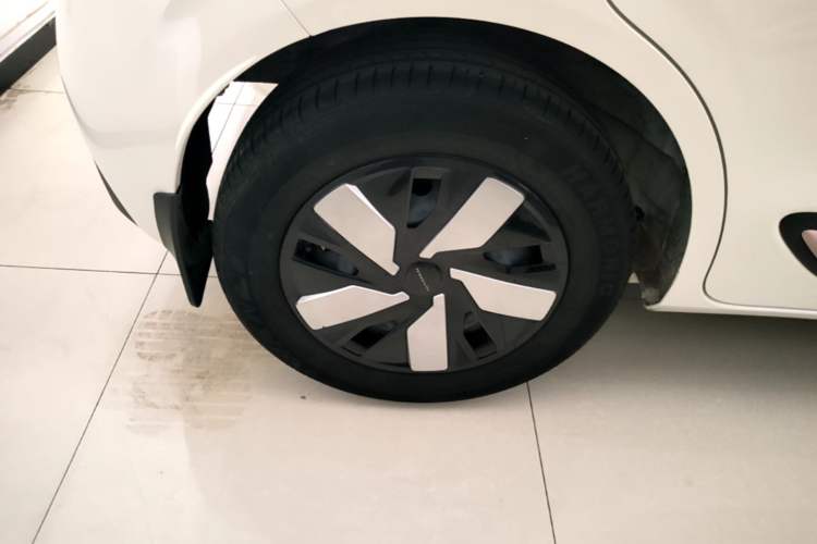 Used Dongfeng NAMMI 01 2024 New Edition 330 Air Right Rear Wheel Hub