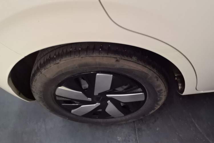 Used Dongfeng NAMMI 01 2024 New Edition 330 Air Right Rear Wheel Hub