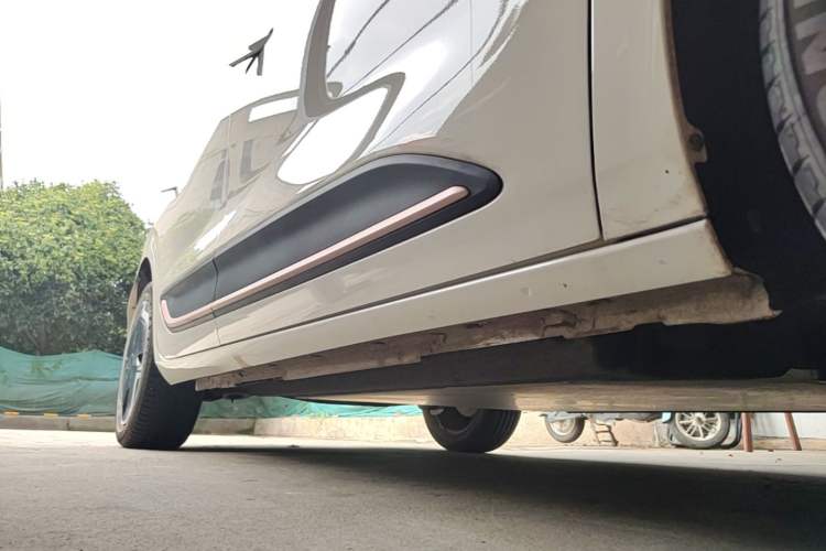 Used Dongfeng NAMMI 01 2024 New Edition 330 Plus Smart+ Right Side Sill