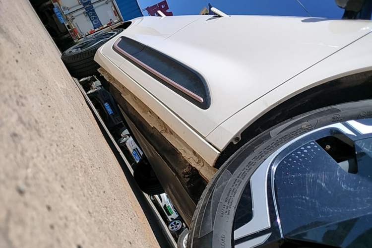 Used Dongfeng NAMMI 01 2024 New Edition 330 Plus Smart+ Right Side Sill
