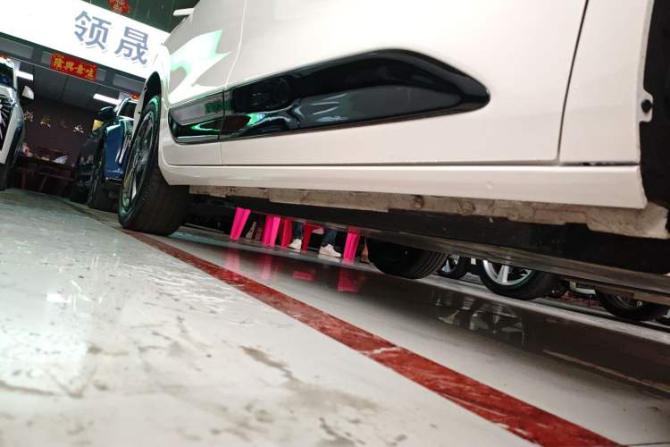 Used Dongfeng NAMMI 01 2024 Co-Creation Edition – Co-Creation WE Version Right Side Sill