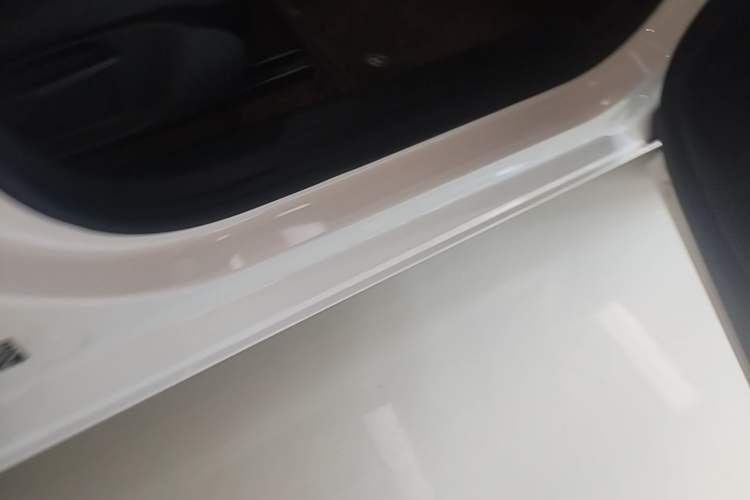 Used Dongfeng NAMMI 01 2024 New Edition 330 Air Right Side Sill