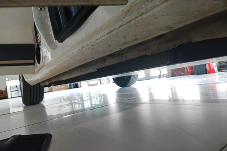 Used Dongfeng NAMMI 01 2024 New Edition 330 Air Right Side Sill