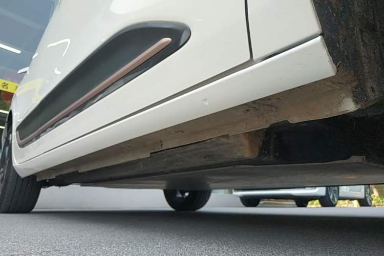 Used Dongfeng NAMMI 01 2024 New Edition 430 Plus Smart+ Right Side Sill