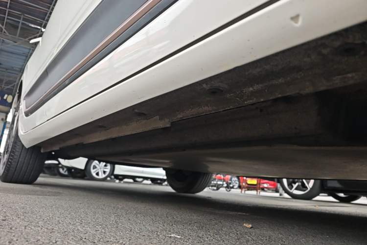 Used Dongfeng NAMMI 01 2024 330 Plus Right Side Sill