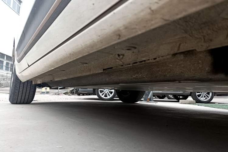 Used Dongfeng NAMMI 01 2024 New Edition 330 Air Right Side Sill