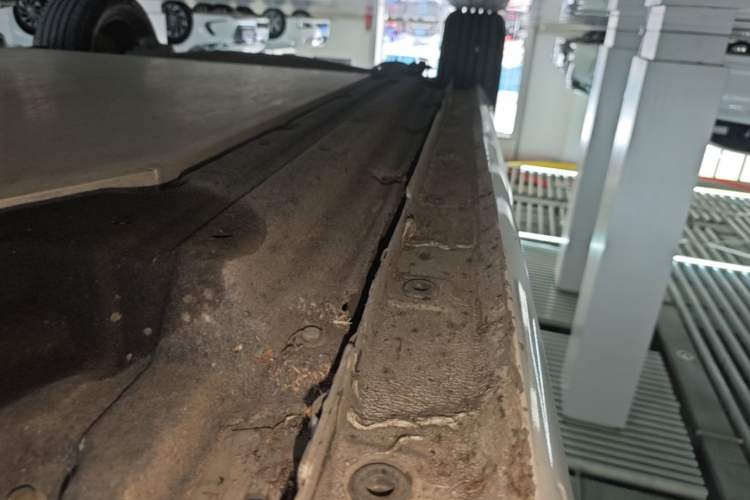 Used Dongfeng NAMMI 01 2024 New Edition 330 Air Right Side Sill