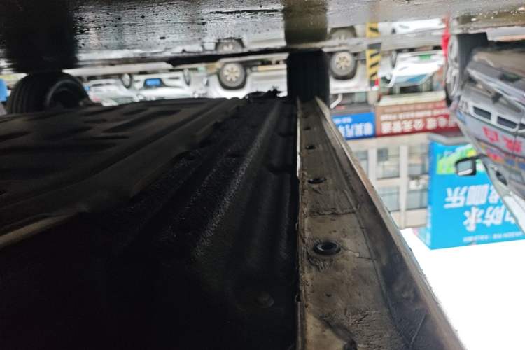 Used Dongfeng NAMMI 01 2024 New Edition 330 Air Right Side Sill