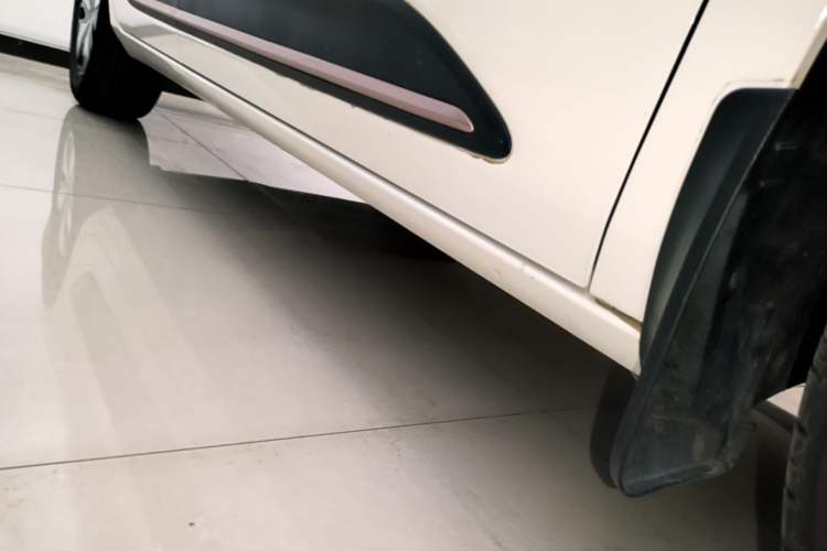 Used Dongfeng NAMMI 01 2024 New Edition 330 Air Right Side Sill