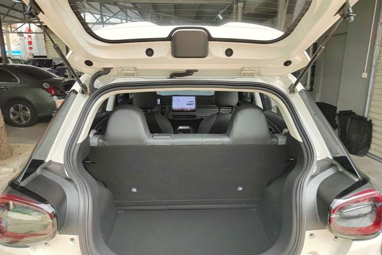 Used Dongfeng NAMMI 01 2024 New Edition 330 Plus Smart+ Trunk