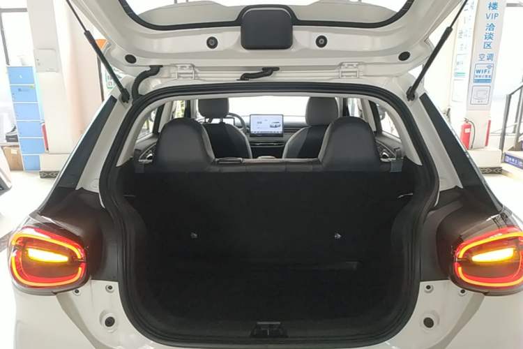 Used Dongfeng NAMMI 01 2024 New Edition 430 Plus Smart+ Trunk