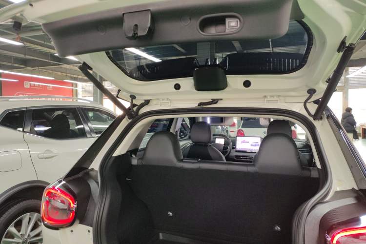 Used Dongfeng NAMMI 01 2024 Co-Creation Edition – Co-Creation WE Version Trunk