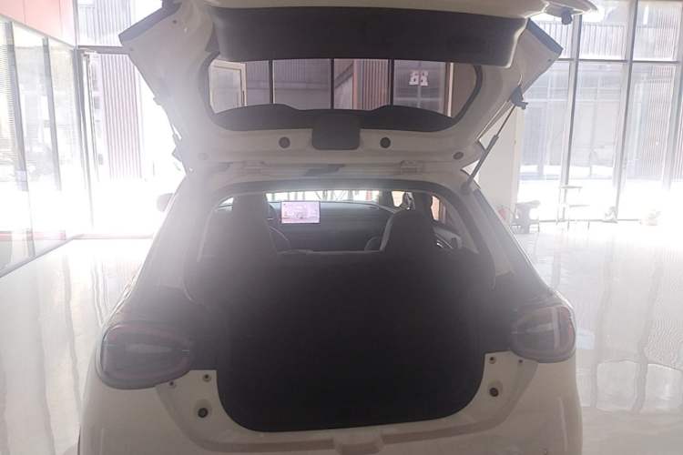 Used Dongfeng NAMMI 01 2024 New Edition 330 Air Trunk