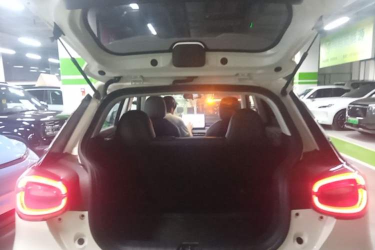 Used Dongfeng NAMMI 01 2024 New Edition 330 Plus Smart+ Trunk