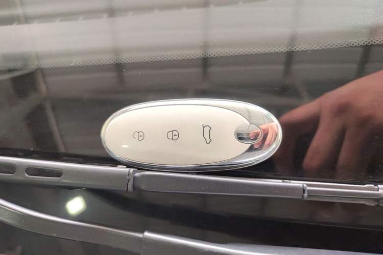 Used Dongfeng NAMMI 01 2024 New Edition 330 Plus Smart+ Vehicle Key