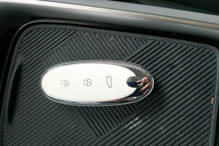 Used Dongfeng NAMMI 01 2024 New Edition 330 Air Vehicle Key