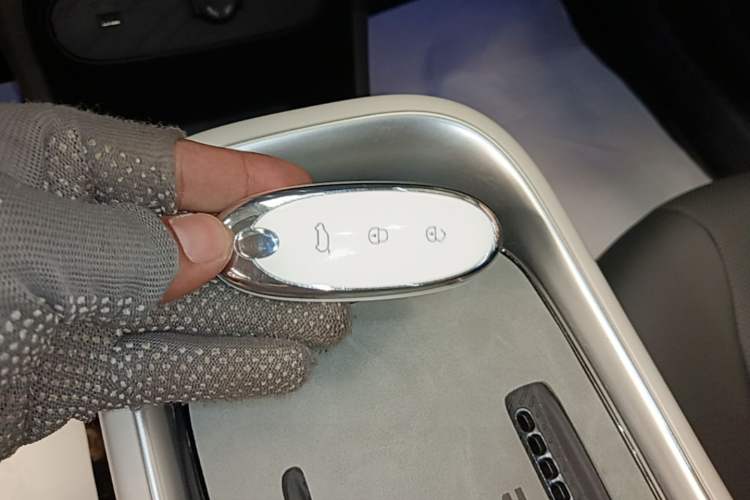 Used Dongfeng NAMMI 01 2024 New Edition 330 Plus Smart+ Vehicle Key