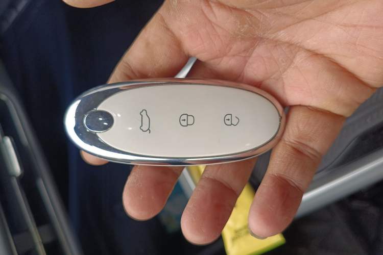 Used Dongfeng NAMMI 01 2024 New Edition 330 Plus Smart+ Vehicle Key