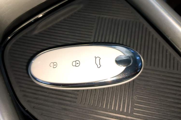 Used Dongfeng NAMMI 01 2024 New Edition 330 Air Vehicle Key