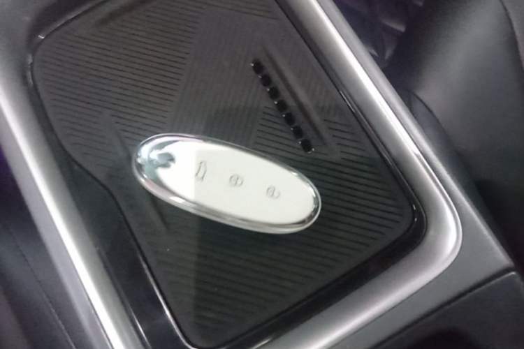 Used Dongfeng NAMMI 01 2024 New Edition 330 Plus Smart+ Vehicle Key