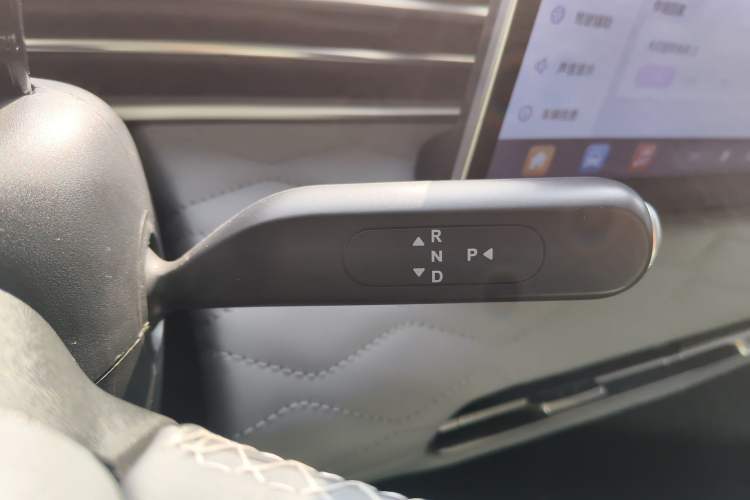 Used Dongfeng NAMMI 01 2024 430 Max Smart+ Gear Lever