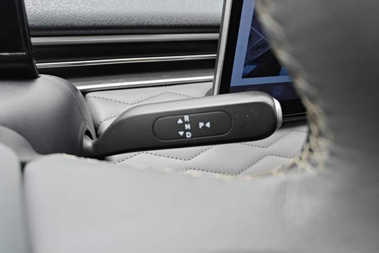 Used Dongfeng NAMMI 01 2024 430 Plus Smart+ Gear Lever