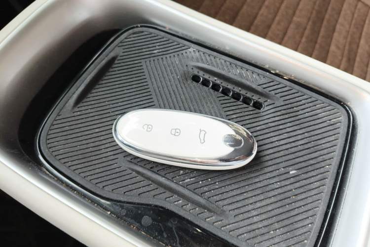 Used Dongfeng NAMMI 01 2024 430 Max Smart+ Interior 1