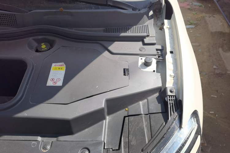 Used Dongfeng NAMMI 01 2025 330KM Youth Edition Engine Bay Left