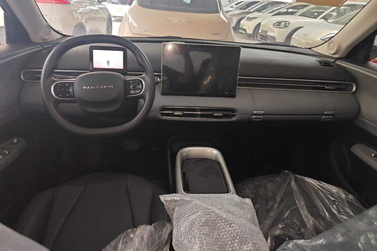 Used Dongfeng NAMMI 01 2025 330KM Youth Edition Center Console