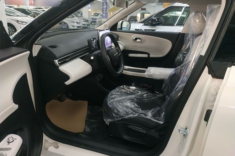 Used Dongfeng NAMMI 01 2025 330KM Youth Edition Interior 3