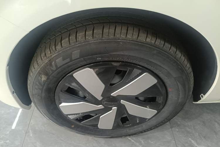 Used Dongfeng NAMMI 01 2025 330KM Youth Edition Left Front Wheel Hub